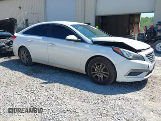 2015 Hyundai Sonata SE z VIN 5NPE24AF7FH125180, wystawiony jako IAAI lot #42200625 z przebiegiem 142 058 mil mil oraz . Historia ofert i sprzedaży dostępna na DreamBid. Obrazek 1.