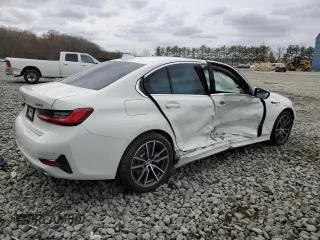 2020 BMW 3 Series 330i xDrive with VIN 3MW5R7J05L8B20595, listed as a Copart auction lot 51550985 with 0 mi miles and Salvage Title. Bid and sale history available at carsss.com. Image 3.