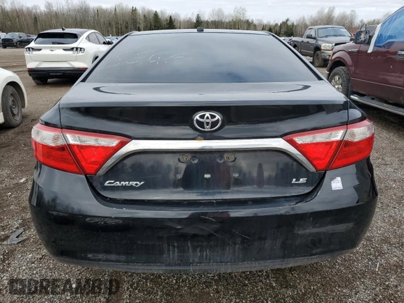 2015 Toyota Camry XLE z VIN 4T1BF1FK7FU498457, wystawiony jako Copart lot #52054965 z przebiegiem 230 413 mil mil oraz Czysty tytuł • Clean title. Historia ofert i sprzedaży dostępna na DreamBid. Obrazek 6.