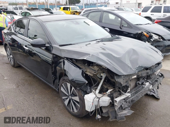 2021 Nissan Altima SV with VIN 1N4BL4DV0MN391243, listed as a IAAI auction lot 42047627 with 102,717 mi miles and . Bid and sale history available at carsss.com. Image 1.
