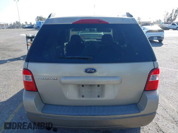 2005 Ford Freestyle SE with VIN 1FMZK01115GA81285, listed as a IAAI auction lot 41702956 with 355,505 mi miles. Bid and sale history available at carsss.com. Image 16.