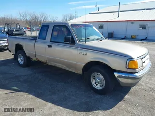 1996 Ford Ranger XL with VIN 1FTCR14U2TPB53948, listed as a IAAI auction lot 41866170 with 164,675 mi miles. Bid and sale history available at carsss.com. Image 1.