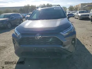 2022 Toyota RAV4 XLE Premium with VIN 2T3C1RFV1NC204487, listed as a Copart auction lot 86900914 with 32,679 mi miles and Salvage title. Bid and sale history available at DreamBid. Image 13.
