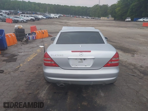 2001 Mercedes-Benz SLK 230/320 z VIN WDBKK65F71F221501, wystawiony jako IAAI lot #42282368 z przebiegiem 123 692 mil mil oraz . Historia ofert i sprzedaży dostępna na DreamBid. Obrazek 16.