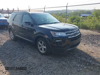 2018 Ford Explorer XLT z VIN 1FM5K7D82JGB16748, wystawiony jako IAAI lot #42398238 z przebiegiem 106 567 mil mil oraz . Historia ofert i sprzedaży dostępna na DreamBid. Obrazek 1.