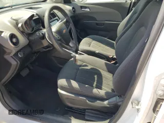 2016 Chevrolet Sonic LT z VIN 1G1JC5SH9G4134576, wystawiony jako Copart lot #58660555 z przebiegiem 127 067 mil mil oraz Czysty tytuł • Clean title. Historia ofert i sprzedaży dostępna na DreamBid. Obrazek 7.