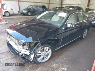 2021 Mercedes-Benz C 300 z VIN W1KWF8EB2MR642843, wystawiony jako IAAI lot #42167645 z przebiegiem 50 435 mil mil oraz . Historia ofert i sprzedaży dostępna na DreamBid. Obrazek 18.