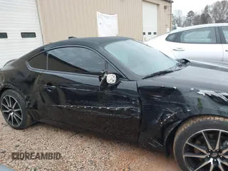 2023 Toyota 86 z VIN JF1ZNBB1XP9760765, wystawiony jako IAAI lot #41754213 z przebiegiem 30 269 mil mil oraz . Historia ofert i sprzedaży dostępna na DreamBid. Obrazek 13.