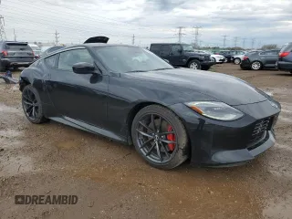 2024 Nissan Z Performance z VIN JN1BZ4BH6RM361251, wystawiony jako Copart lot #54354075 z przebiegiem 21 289 mil mil oraz Szkoda całkowita • Salvage title. Historia ofert i sprzedaży dostępna na DreamBid. Obrazek 4.