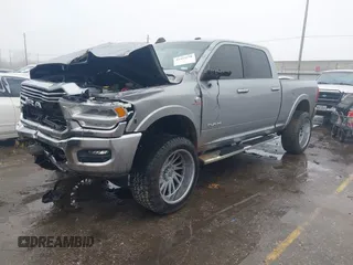 2021 Ram 2500 Laramie z VIN 3C6UR5FL7MG606281, wystawiony jako IAAI lot #41453570 z przebiegiem 73 755 mil mil oraz . Historia ofert i sprzedaży dostępna na DreamBid. Obrazek 17.