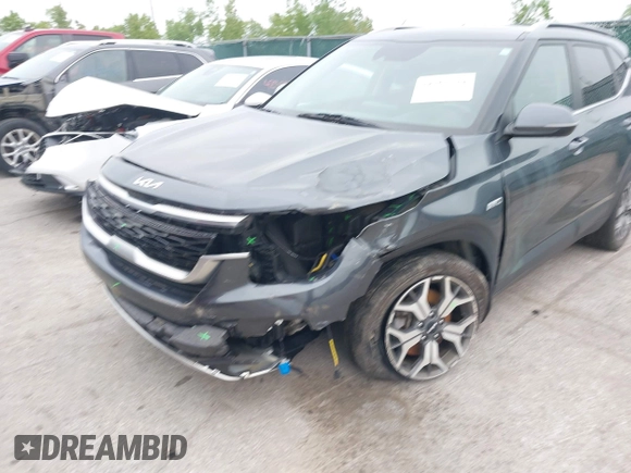 2022 Kia Seltos EX z VIN KNDERCAA3N7237293, wystawiony jako IAAI lot #42363349 z przebiegiem 45 857 mil mil oraz . Historia ofert i sprzedaży dostępna na DreamBid. Obrazek 6.