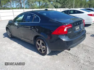 2012 Volvo S60 T5 z VIN YV1622FS1C2124192, wystawiony jako IAAI lot #42202685 z przebiegiem 170 552 mil mil oraz . Historia ofert i sprzedaży dostępna na DreamBid. Obrazek 3.