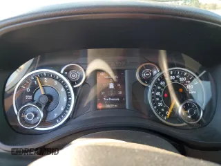 2020 Ram 1500 Tradesman z VIN 1C6SRFNT9LN421718, wystawiony jako Copart lot #81620444 z przebiegiem 38 419 mil mil oraz Szkoda całkowita • Salvage title. Historia ofert i sprzedaży dostępna na DreamBid. Obrazek 9.