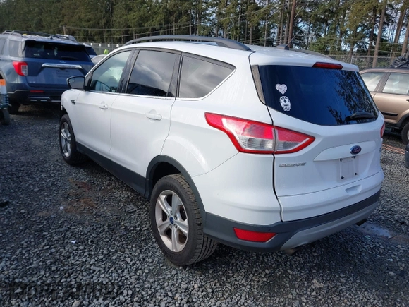 2016 Ford Escape SE z VIN 1FMCU9G96GUC15858, wystawiony jako IAAI lot #41799156 z przebiegiem 162 033 mil mil oraz . Historia ofert i sprzedaży dostępna na DreamBid. Obrazek 3.