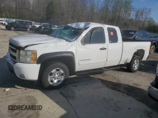 2011 Chevrolet Silverado 1500 LT with VIN 1GCRCSE08BZ118265, listed as a Copart auction lot 52005525 with 204,581 mi miles and Salvage Title. Bid and sale history available at DreamBid. Image 1.