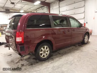 2008 Chrysler Town & Country Touring with VIN 2A8HR54PX8R804054, listed as a IAAI auction lot 41812263 with 136,002 mi miles. Bid and sale history available at carsss.com. Image 4.