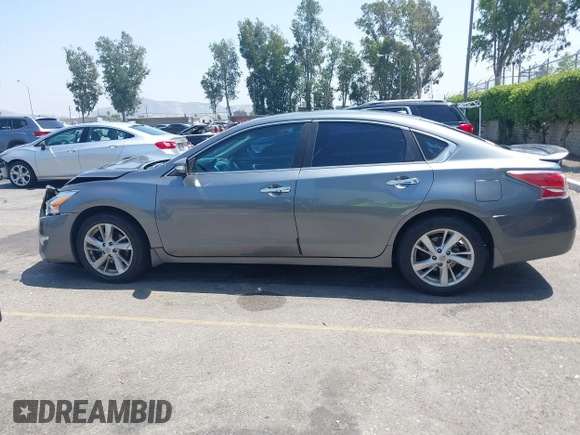 2015 Nissan Altima SV z VIN 1N4AL3AP1FC261692, wystawiony jako IAAI lot #42378146 z przebiegiem 215 563 mil mil oraz . Historia ofert i sprzedaży dostępna na DreamBid. Obrazek 14.