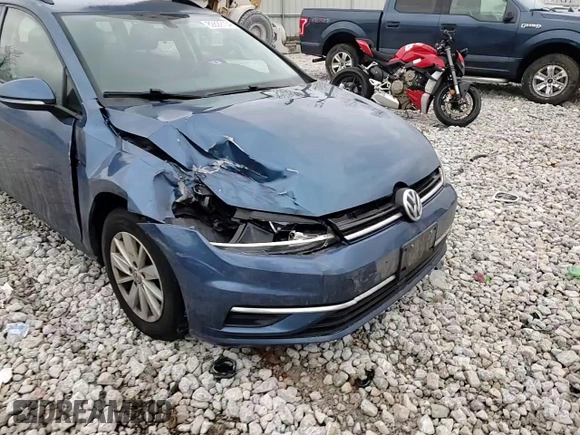 2019 Volkswagen Golf S z VIN 3VWY57AU5KM511344, wystawiony jako Copart lot #82829154 z przebiegiem 94 081 mil mil oraz Czysty tytuł • Clean title. Historia ofert i sprzedaży dostępna na DreamBid. Obrazek 11.