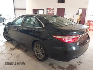 2015 Toyota Camry XLE with VIN 4T1BF1FK1FU094425, listed as a IAAI auction lot 41961648 with 191,458 mi miles. Bid and sale history available at carsss.com. Image 3.