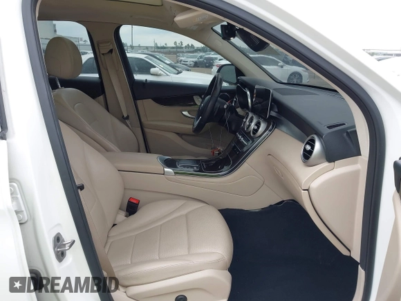 2022 Mercedes-Benz GLC with VIN W1N0G8DB3NV327355, listed as a IAAI auction lot 42008467 with 43,819 mi miles. Bid and sale history available at carsss.com. Image 5.