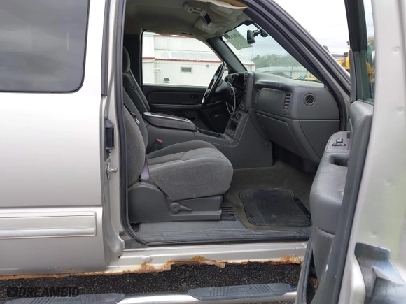 2004 Chevrolet Silverado 1500 Z71 with VIN 2GCEK19T541324428, listed as a IAAI auction lot 42082024 with 130,912 mi miles. Bid and sale history available at carsss.com. Image 5.