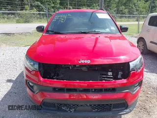 2024 Jeep Compass Latitude z VIN 3C4NJDBN8RT603717, wystawiony jako IAAI lot #42732757 z przebiegiem 44 629 mil mil oraz . Historia ofert i sprzedaży dostępna na DreamBid. Obrazek 13.