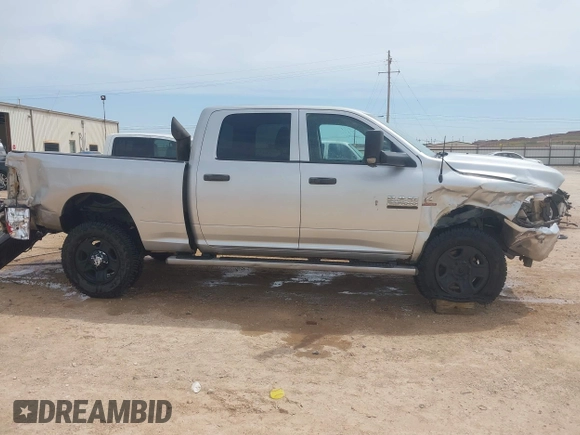 2015 Ram 2500 Tradesman с VIN 3C6UR5CL6FG513999, выставлен на аукционе IAAI как лот 42259171 с пробегом 265 657 миль миль и . История ставок и продаж доступна на DreamBid. Изображение 13.