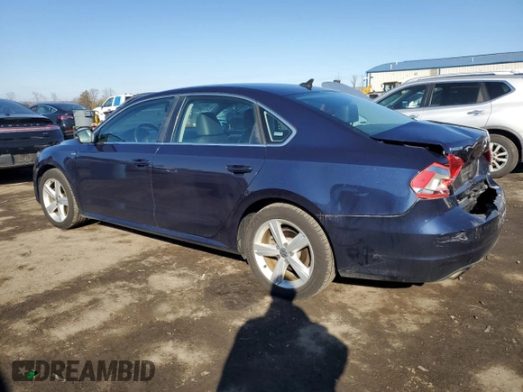 2014 Volkswagen Passat Wolfsburg Edition z VIN 1VWAT7A35EC030742, wystawiony jako Copart lot #46586205 z przebiegiem 185 690 mil mil oraz Szkoda całkowita • Salvage title. Historia ofert i sprzedaży dostępna na DreamBid. Obrazek 2.