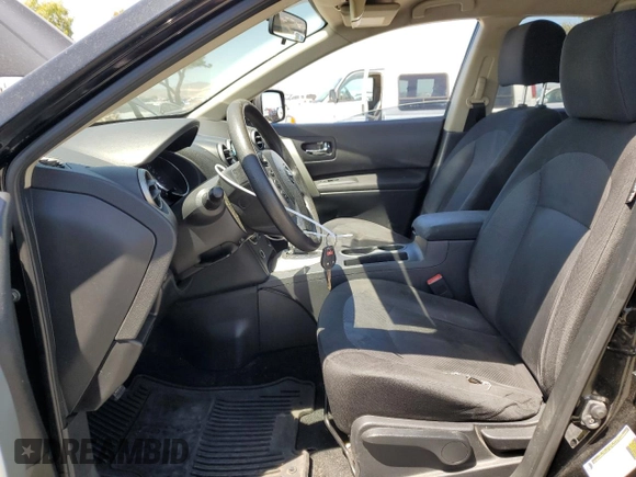 2011 Nissan Rogue S z VIN JN8AS5MT6BW161182, wystawiony jako Copart lot #56216945 z przebiegiem 215 186 mil mil oraz Szkoda całkowita • Salvage title. Historia ofert i sprzedaży dostępna na DreamBid. Obrazek 7.