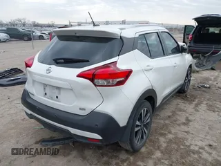 2020 Nissan Kicks SR with VIN 3N1CP5DV1LL556436, listed as a IAAI auction lot 41576013 with 97,953 mi miles. Bid and sale history available at carsss.com. Image 4.
