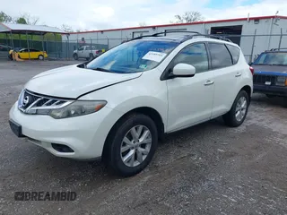 2011 Nissan Murano SL z VIN JN8AZ1MW5BW184239, wystawiony jako IAAI lot #42189705 z przebiegiem 136 432 mil mil oraz . Historia ofert i sprzedaży dostępna na DreamBid. Obrazek 2.