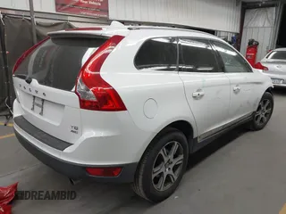 2011 Volvo XC60 3.0T with VIN YV4902DZ4B2179224, listed as a IAAI auction lot 42272698 with 95,022 mi miles and . Bid and sale history available at DreamBid. Image 4.
