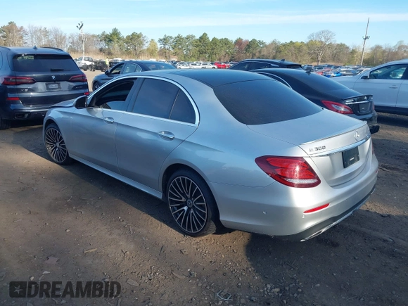 2019 Mercedes-Benz E 300 with VIN WDDZF4KB0KA588433, listed as a IAAI auction lot 42078946 with 68,552 mi miles and . Bid and sale history available at DreamBid. Image 3.