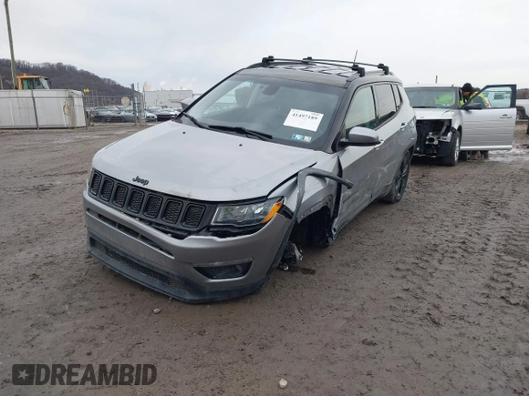 2018 Jeep Compass Latitude with VIN 3C4NJDBB2JT298810, listed as a IAAI auction lot 41497189 with 111,013 mi miles. Bid and sale history available at carsss.com. Image 17.