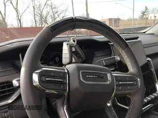 2024 GMC Acadia AWD Denali z VIN 1GKENRKS8RJ170659, wystawiony jako IAAI lot #41617698 z przebiegiem 14 137 mil mil oraz . Historia ofert i sprzedaży dostępna na DreamBid. Obrazek 11.