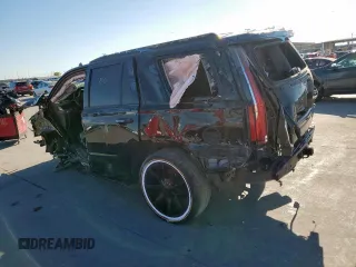 2015 Cadillac Escalade Premium z VIN 1GYS3NKJ3FR505290, wystawiony jako Copart lot #50048805 z przebiegiem Nie podano mil oraz Szkody całkowita. Historia ofert i sprzedaży dostępna na DreamBid. Obrazek 2.
