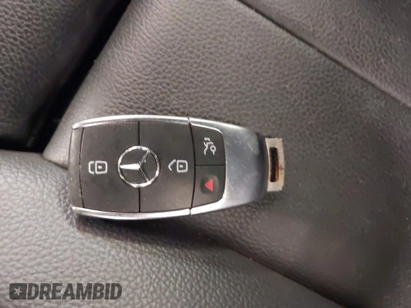 2021 Mercedes-Benz GLB 250 z VIN W1N4M4HB9MW101276, wystawiony jako IAAI lot #41010447 z przebiegiem 66 897 mil mil oraz . Historia ofert i sprzedaży dostępna na DreamBid. Obrazek 11.