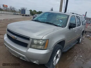 2007 Chevrolet Suburban LT with VIN 3GNFC16J37G135171, listed as a IAAI auction lot 41672943 with 1 mi miles. Bid and sale history available at carsss.com. Image 2.