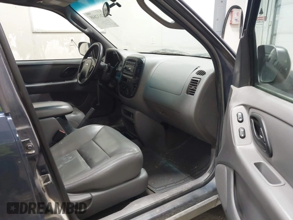 2002 Ford Escape XLT Choice z VIN 1FMCU04162KB99594, wystawiony jako IAAI lot #42632848 z przebiegiem 166 632 mil mil oraz . Historia ofert i sprzedaży dostępna na DreamBid. Obrazek 5.
