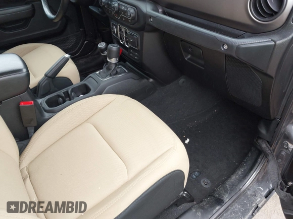 2020 Jeep Gladiator Sport S with VIN 1C6HJTAG8LL141535, listed as a IAAI auction lot 41673860 with 67,160 mi miles. Bid and sale history available at carsss.com. Image 5.