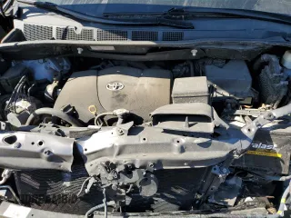 2018 Toyota Sienna XLE with VIN 5TDDZ3DC2JS195479, listed as a Copart auction lot 47213295 with 86,151 mi miles and Salvage Title. Bid and sale history available at carsss.com. Image 13.