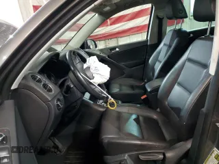 2012 Volkswagen Tiguan SE z VIN WVGBV7AX3CW079482, wystawiony jako Copart lot #47383095 z przebiegiem 144 877 mil mil oraz Szkoda całkowita • Salvage title. Historia ofert i sprzedaży dostępna na DreamBid. Obrazek 7.
