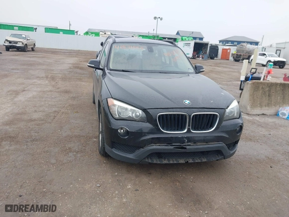 2014 BMW X1 sDrive28i with VIN WBAVM1C58EVW48622, listed as a IAAI auction lot 41531855 with 90,102 mi miles. Bid and sale history available at carsss.com. Image 6.