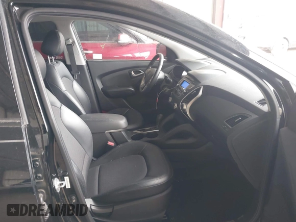 2010 Hyundai Tucson GLS with VIN KM8JU3AC0AU070395, listed as a IAAI auction lot 41933773 with 18,097 mi miles and . Bid and sale history available at DreamBid. Image 5.