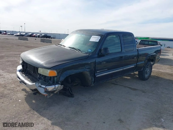 2004 GMC Sierra 2500HD SLT with VIN 1GTHK29UX4E331790, listed as a IAAI auction lot 41329365 with 214,721 mi miles. Bid and sale history available at carsss.com. Image 15.