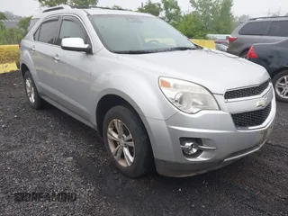 2013 Chevrolet Equinox LTZ z VIN 2GNFLGEK4D6312721, wystawiony jako IAAI lot #42515199 z przebiegiem 122 266 mil mil oraz . Historia ofert i sprzedaży dostępna na DreamBid. Obrazek 1.