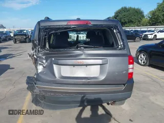 2017 Jeep Patriot Sport z VIN 1C4NJPBBXHD117521, wystawiony jako IAAI lot #42311513 z przebiegiem 71 548 mil mil oraz . Historia ofert i sprzedaży dostępna na DreamBid. Obrazek 16.