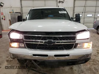 2006 Chevrolet Silverado 1500 LT1 with VIN 1GCEC19T06Z210652, listed as a Copart auction lot 85845544 with 206,979 mi miles and Salvage Title. Bid and sale history available at DreamBid. Image 5.