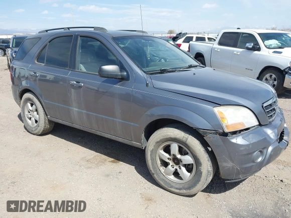 2008 Kia Sorento LX z VIN KNDJC735885836309, wystawiony jako IAAI lot #41972002 z przebiegiem 199 357 mil mil oraz . Historia ofert i sprzedaży dostępna na DreamBid. Obrazek 1.