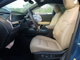 2025 Cadillac XT4 FWD Premium Luxury with VIN 1GYFZCR47SF150673, listed as a Copart auction lot 56108895 with 2,167 mi miles and Salvage title. Bid and sale history available at DreamBid. Image 7.